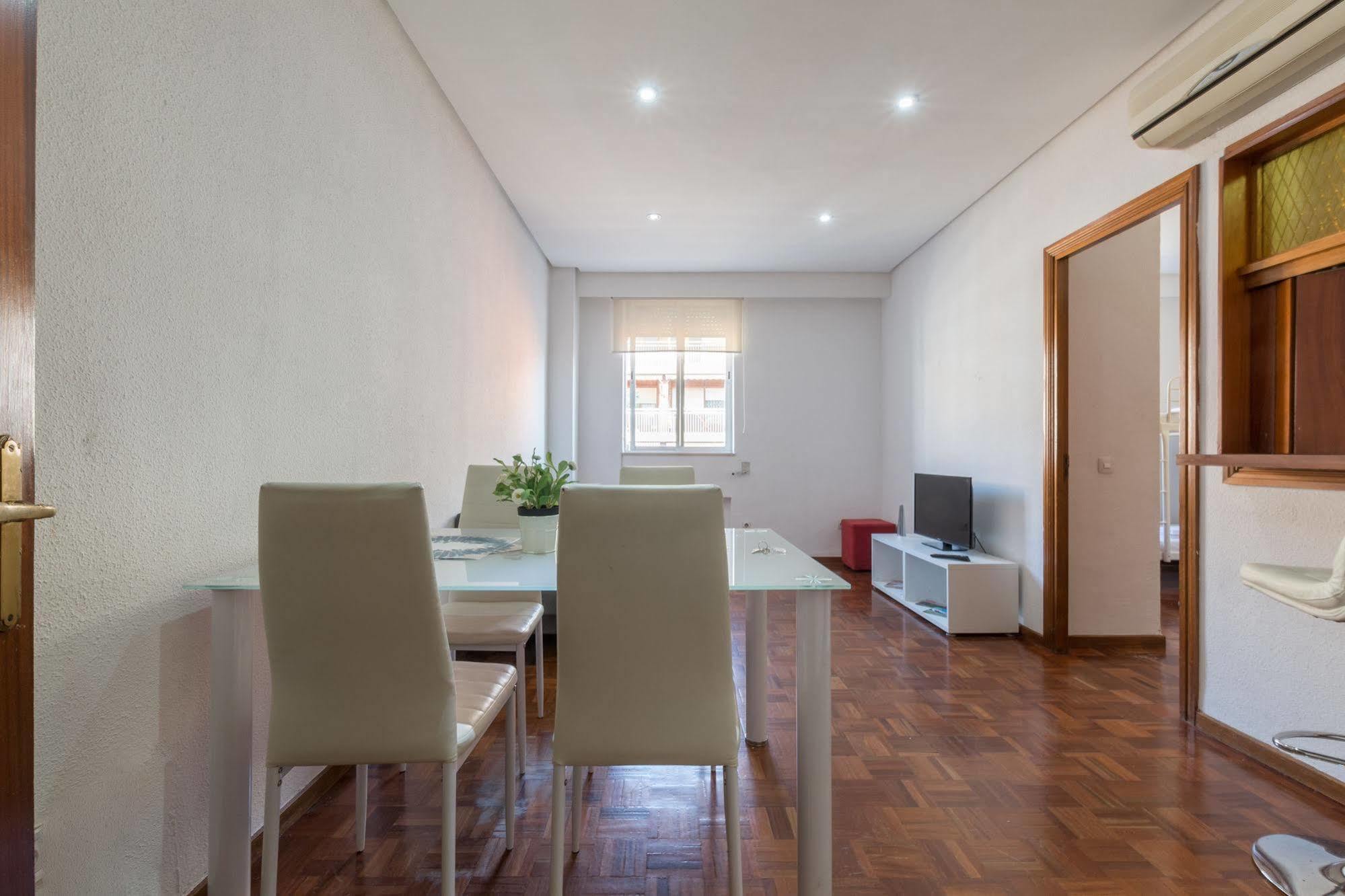 Apartamentos Arapiles Madrid Ngoại thất bức ảnh