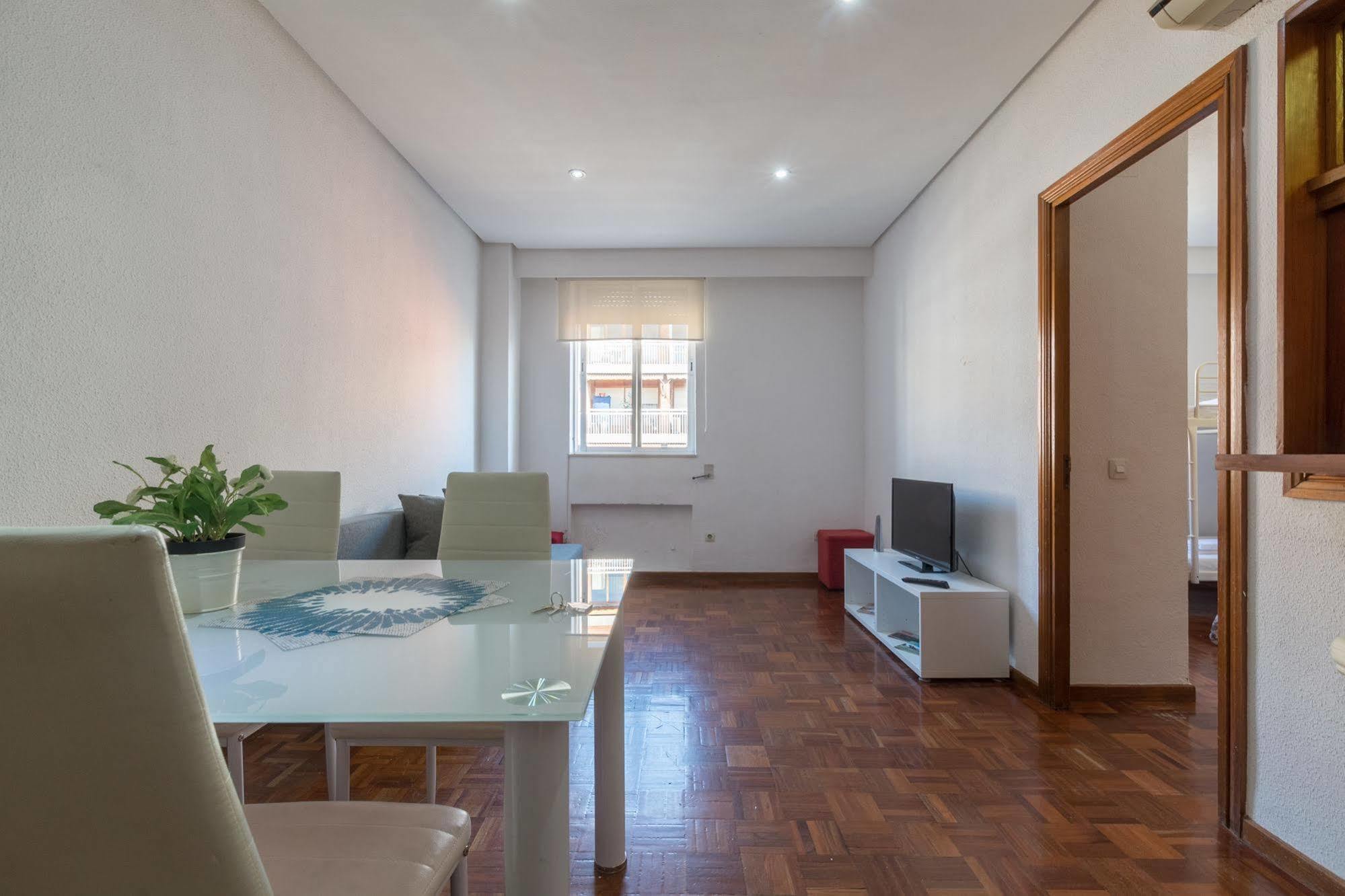 Apartamentos Arapiles Madrid Ngoại thất bức ảnh
